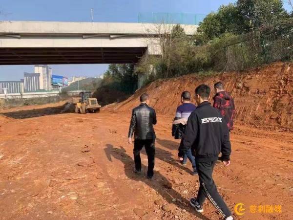 慈利縣建投集團(tuán)、慈姑建材公司：現(xiàn)場(chǎng)踏勘建筑垃圾綜合治理項(xiàng)目建設(shè)情況
